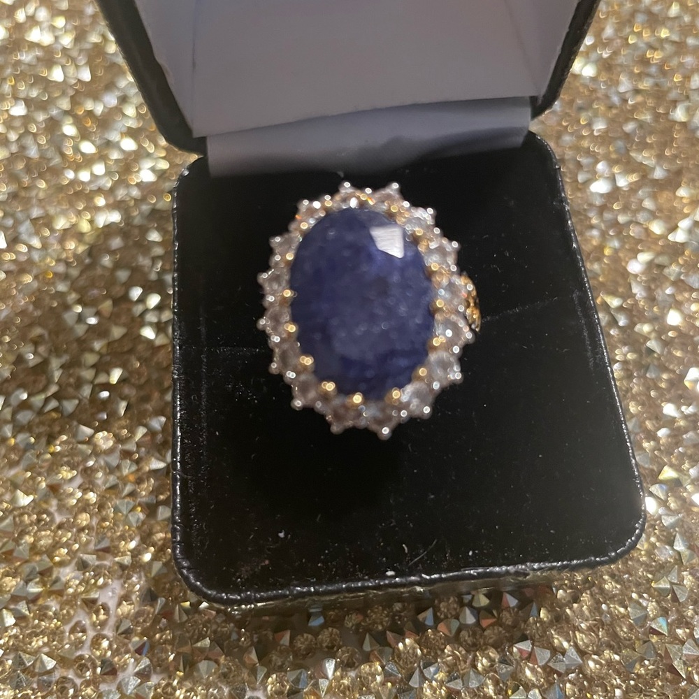 Gems En Vogue Sapphire Ring